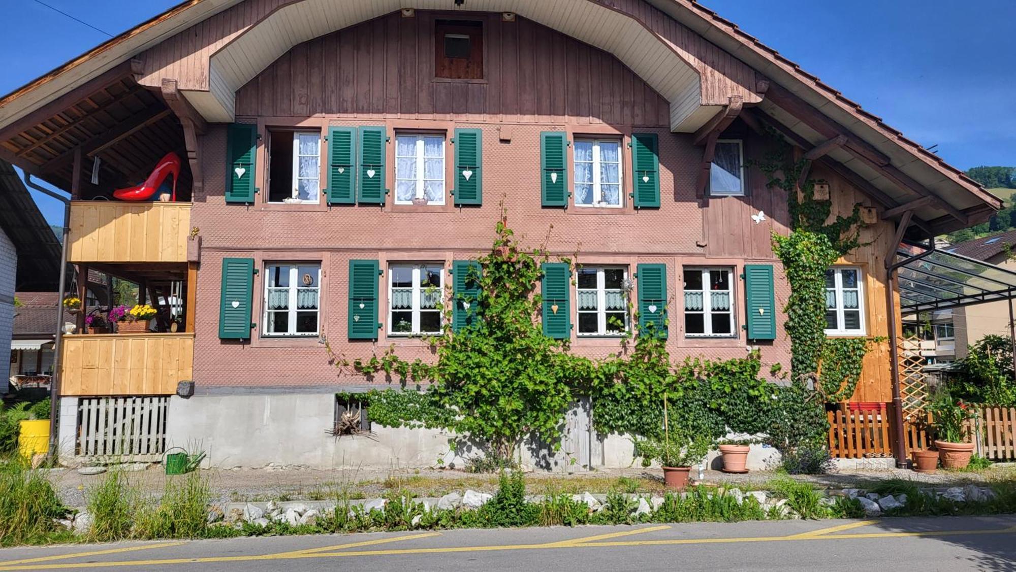 Auszeit Bed and Breakfast Wattenwil Eksteriør billede